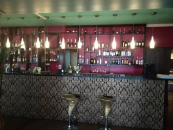 Действующий ресторан и караоке бар